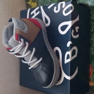 Oshkosh children's shoes